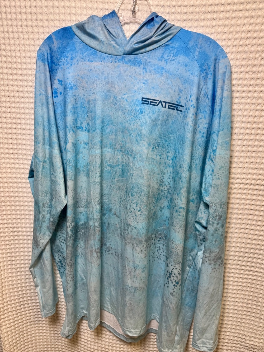 2XL SEATEC Performance Sun Hoodie, Blue Mahi Mahi Long Sleeve Fishing Shirt